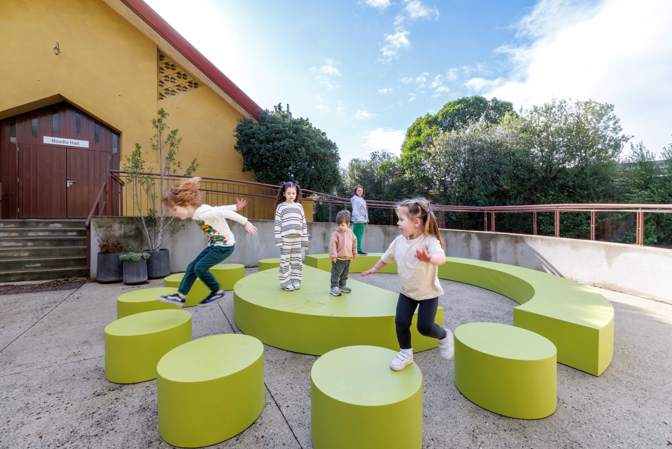 Round Table (with kids) Round Table (with kids)