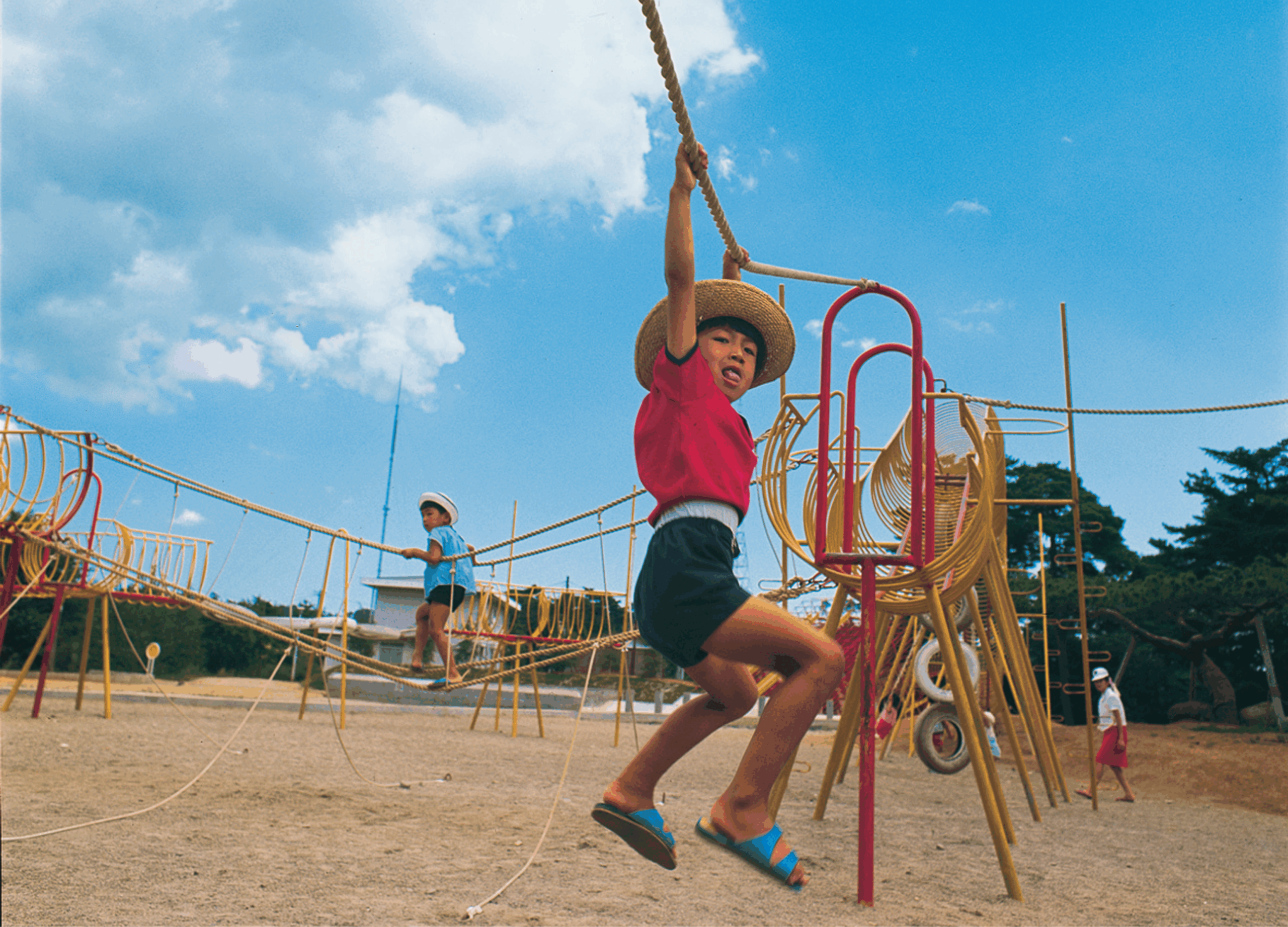 Mitsuru Senda, Giant Path Play Structure, Mukoyama Children’s Park Sendai, Miyagi Prefecture, 1969. Photo Yoshio Shiratori. Courtesy Environment Design Institute, Tokyo & The Playground Project